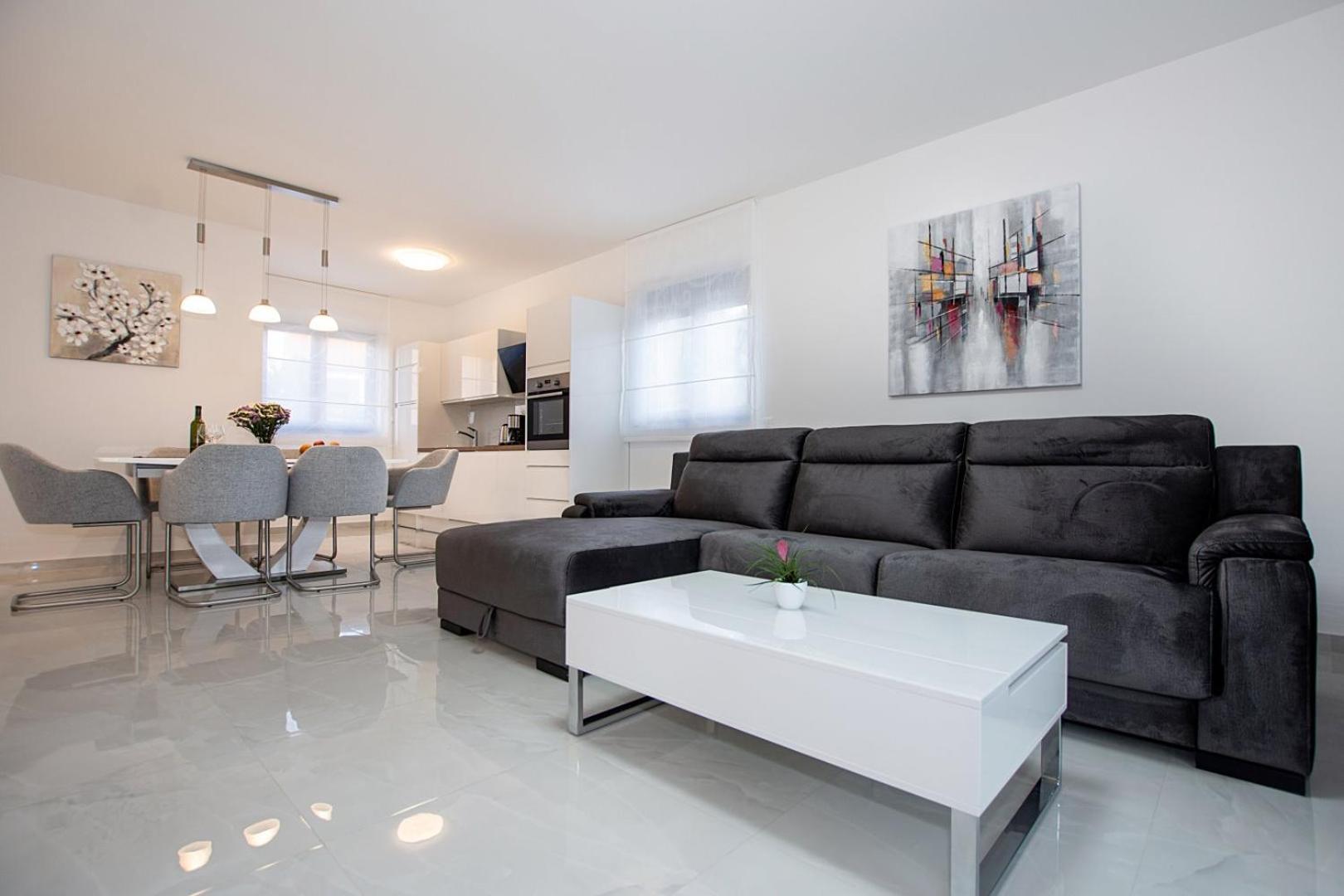 Villa Stella - Crowonder Luxury Rent توراني المظهر الخارجي الصورة